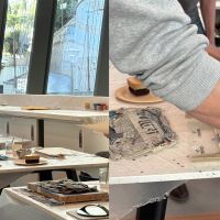 pendant les ateliers de cr�ation d'estampes avec l'artiste